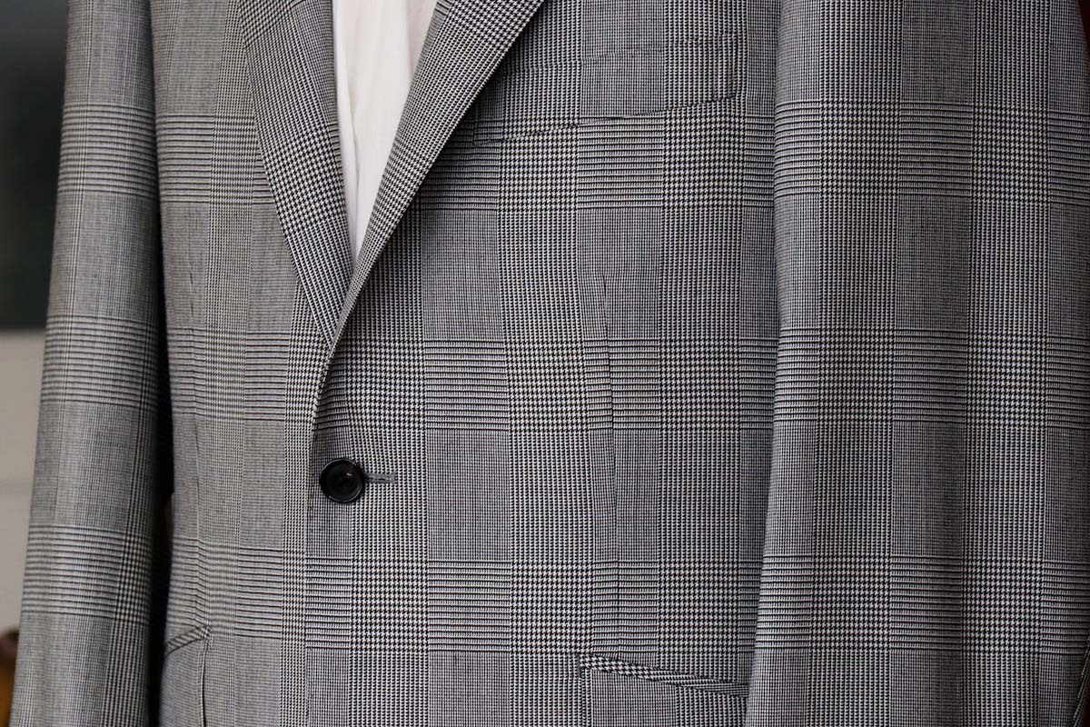 スーツの王道 グレンチェックで仕立てるブリティッシュスーツ